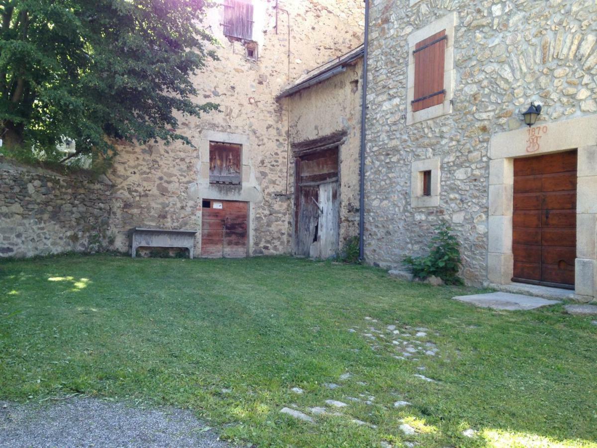 Maison De Caractere En Pierre Cal Blanic Сен-Пьер-Дель-Форса Экстерьер фото